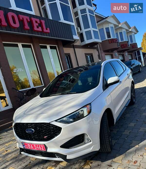 Позашляховик / Кросовер Ford Edge 2019 в Умані