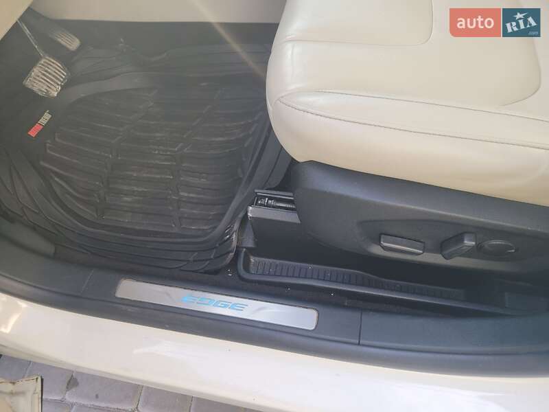 Позашляховик / Кросовер Ford Edge 2020 в Чорткові