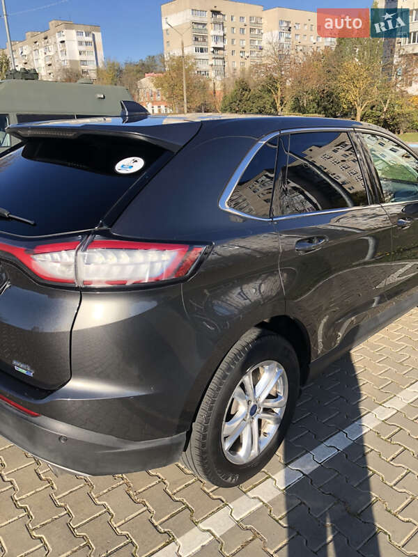 Позашляховик / Кросовер Ford Edge 2015 в Южному