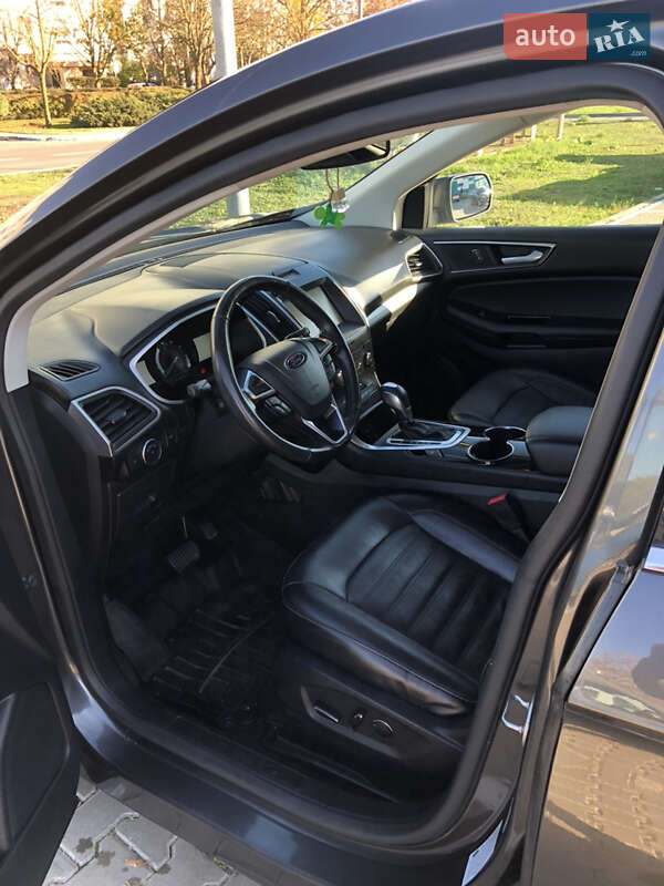 Позашляховик / Кросовер Ford Edge 2015 в Южному