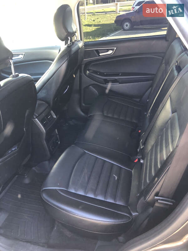 Позашляховик / Кросовер Ford Edge 2015 в Южному