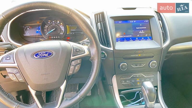 Позашляховик / Кросовер Ford Edge 2016 в Вишневому фото 8 Позашляховик / Кросовер Ford Edge 2016 в Вишневому