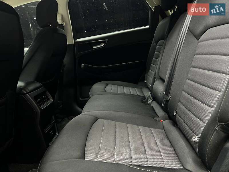 Позашляховик / Кросовер Ford Edge 2017 в Чернівцях
