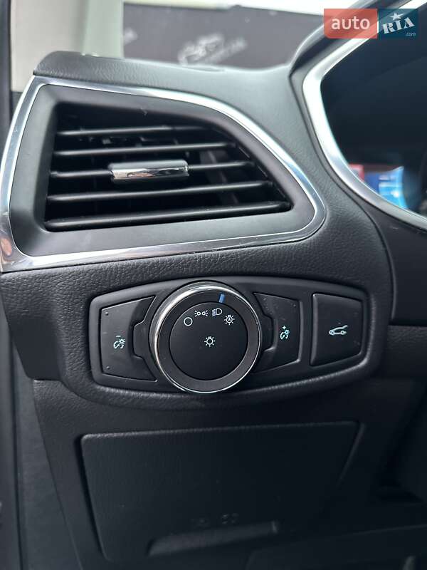 Внедорожник / Кроссовер Ford Edge 2018 в Сумах