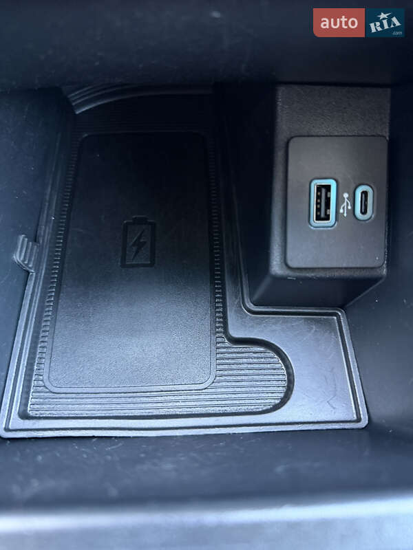 Позашляховик / Кросовер Ford Edge 2021 в Дубні