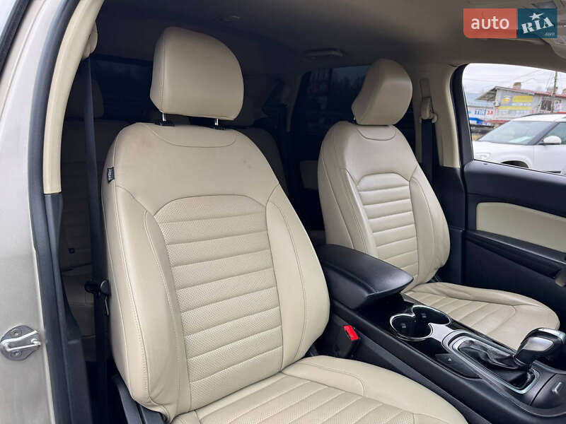 Позашляховик / Кросовер Ford Edge 2017 в Стрию