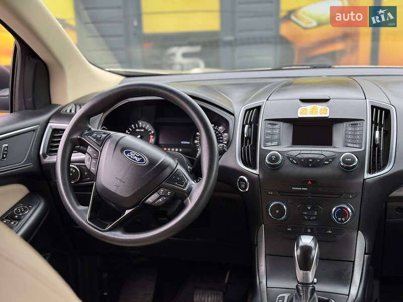 Позашляховик / Кросовер Ford Edge 2017 в Стрию
