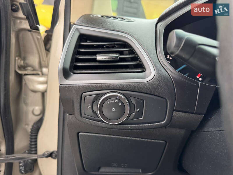 Позашляховик / Кросовер Ford Edge 2017 в Стрию