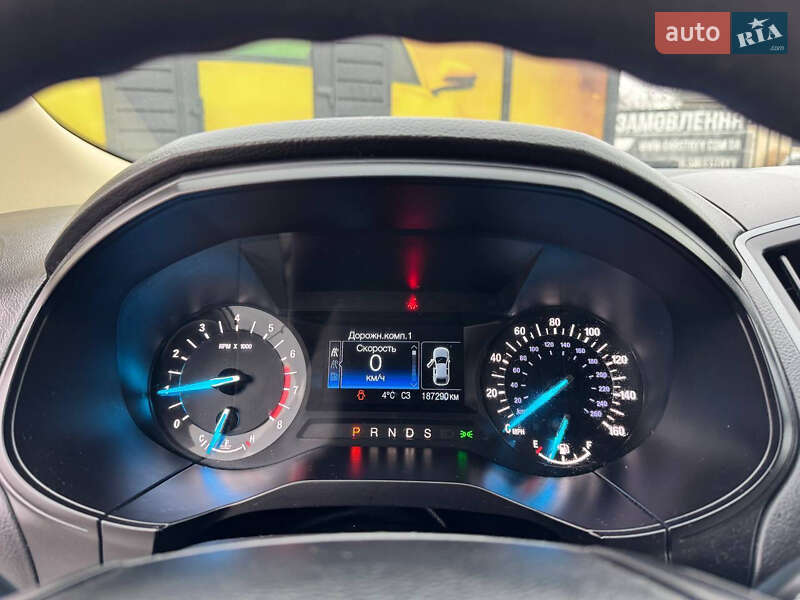 Позашляховик / Кросовер Ford Edge 2017 в Стрию