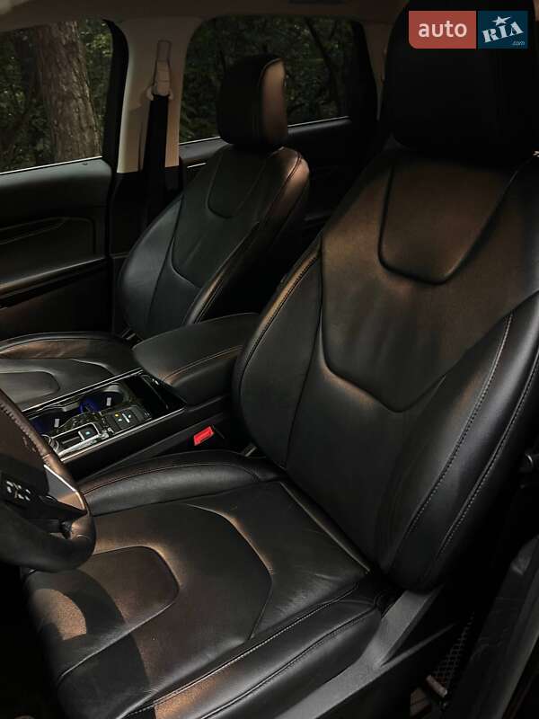 Внедорожник / Кроссовер Ford Edge 2019 в Киеве