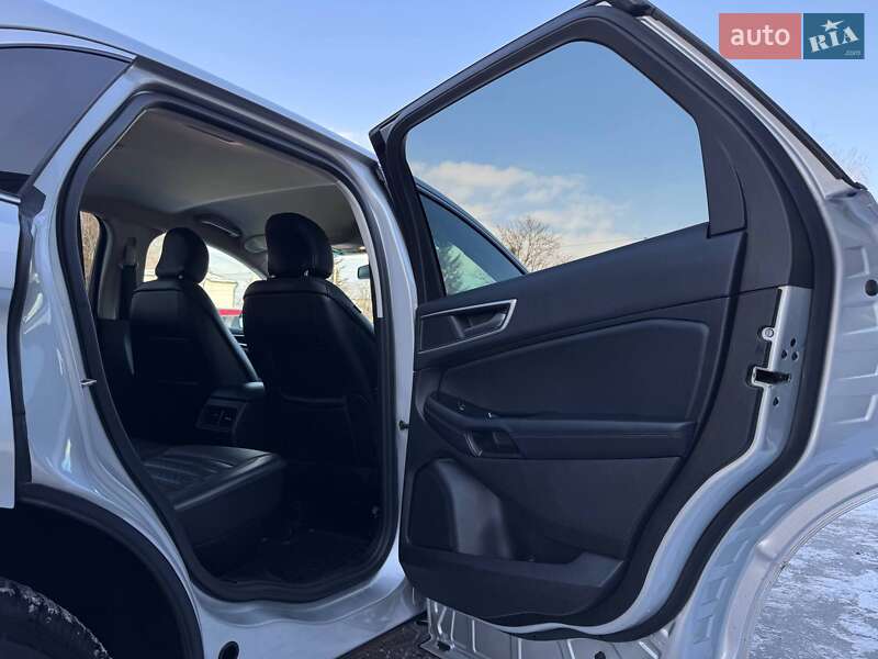 Позашляховик / Кросовер Ford Edge 2017 в Рівному