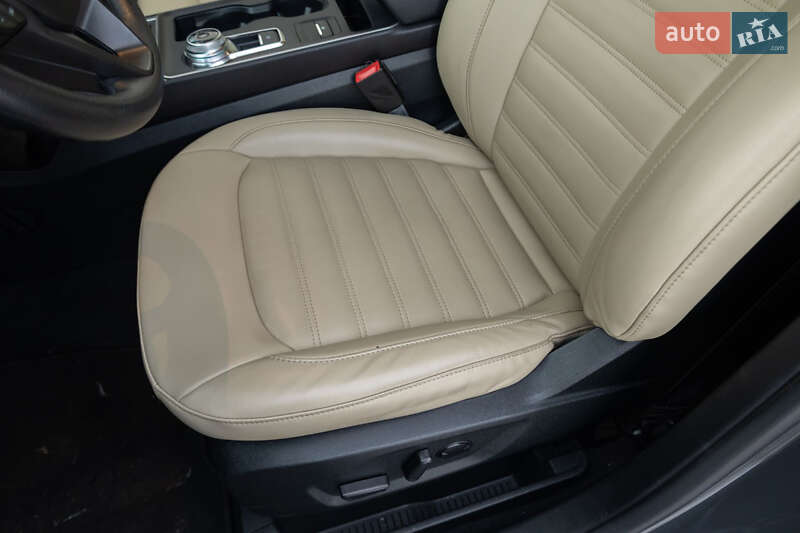Позашляховик / Кросовер Ford Edge 2021 в Дубні