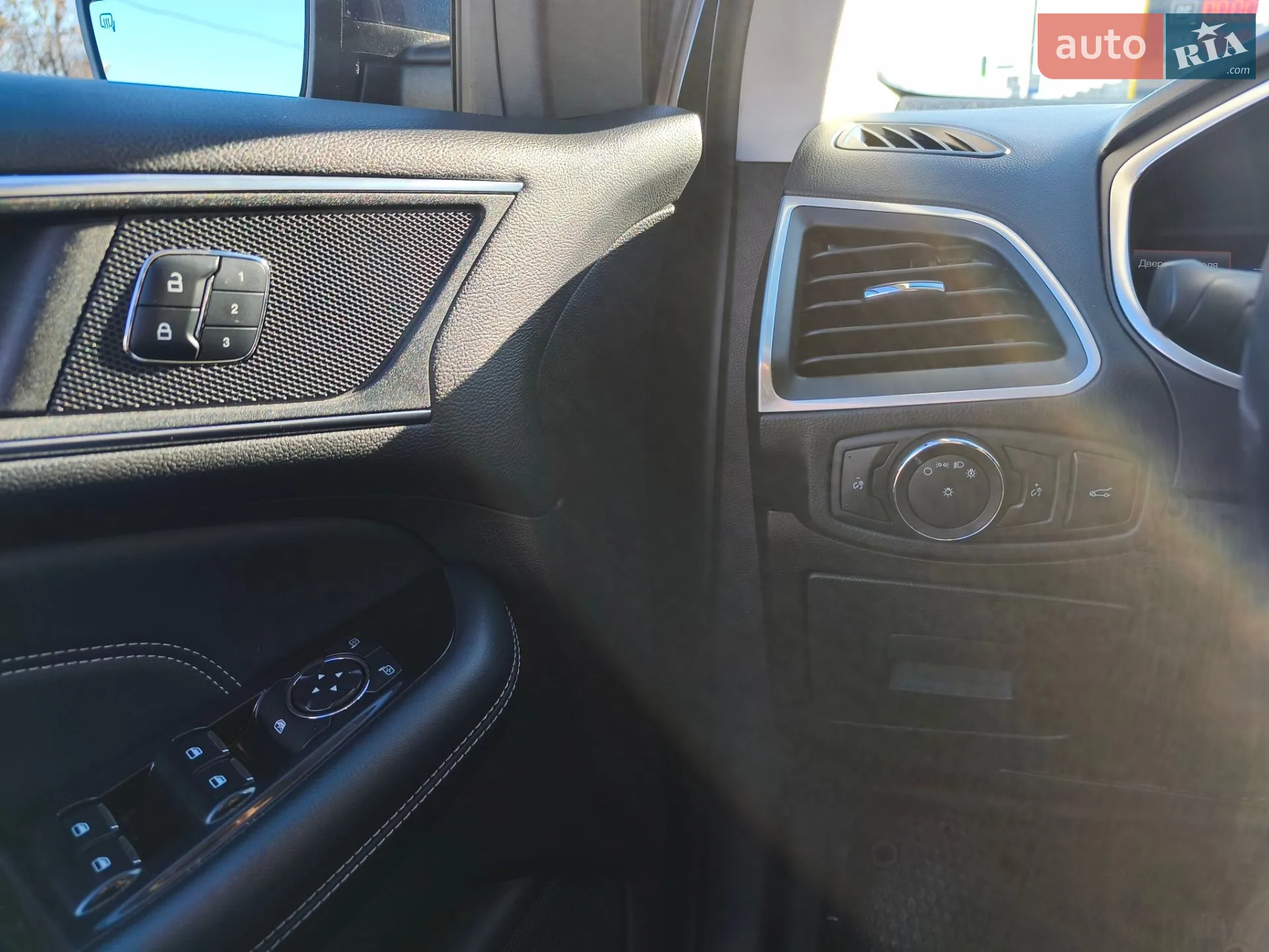 2017 Ford Edge - мініатюра 30