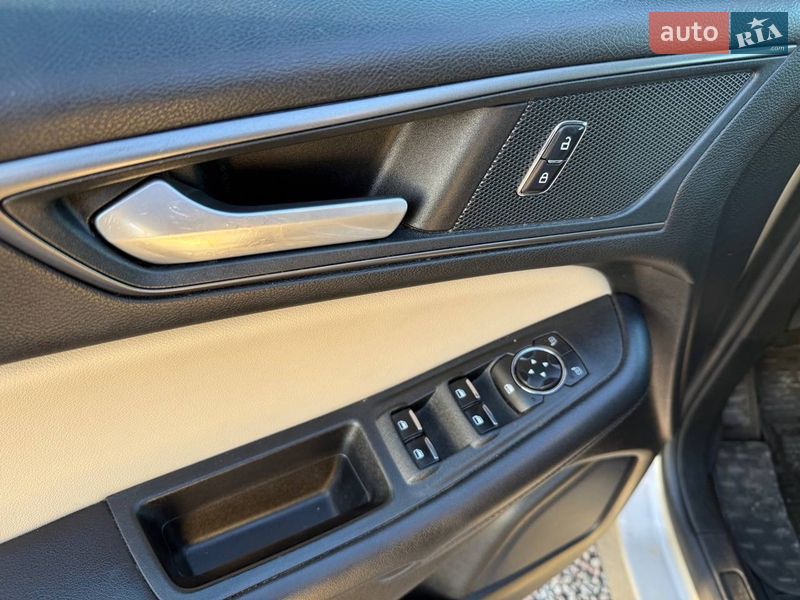 Позашляховик / Кросовер Ford Edge 2017 в Стрию