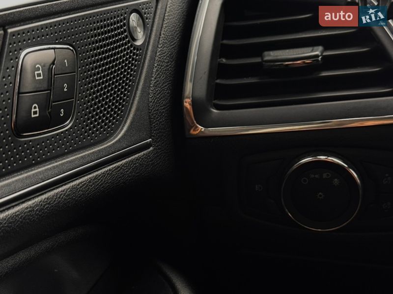 Внедорожник / Кроссовер Ford Edge 2019 в Хмельницком