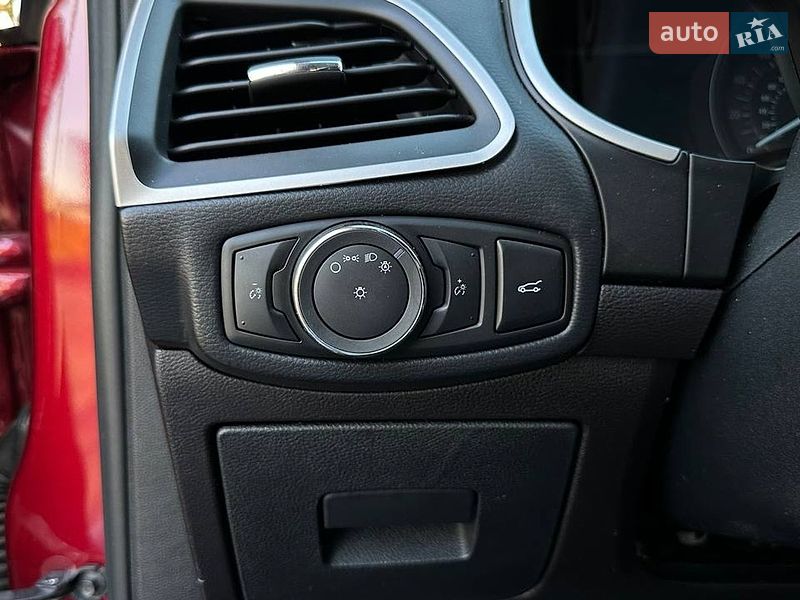Позашляховик / Кросовер Ford Edge 2015 в Черкасах