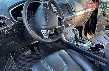 Позашляховик / Кросовер Ford Edge 2016 в Мостиській