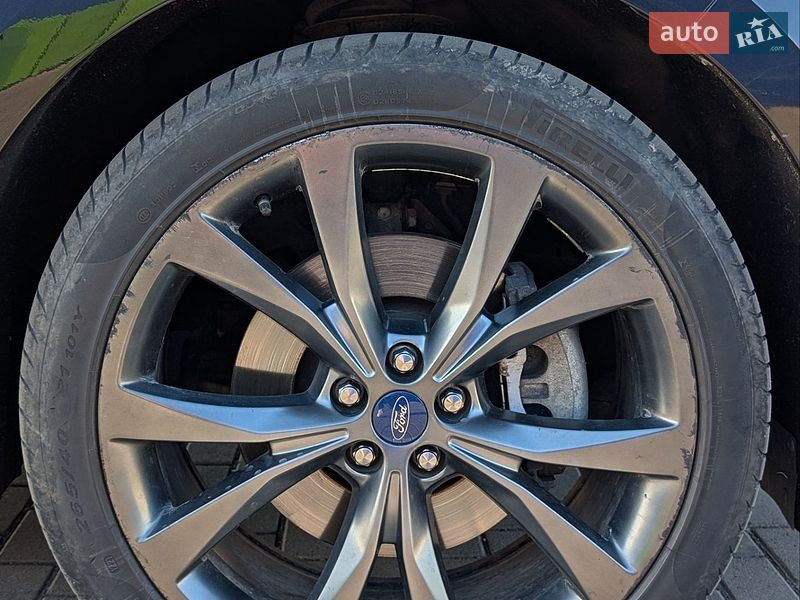 Позашляховик / Кросовер Ford Edge 2015 в Дубні