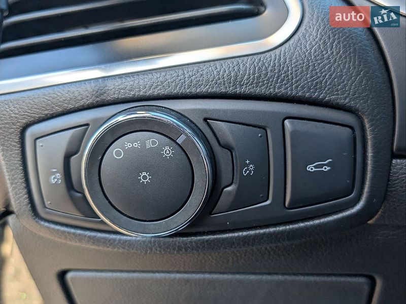 Позашляховик / Кросовер Ford Edge 2015 в Дубні