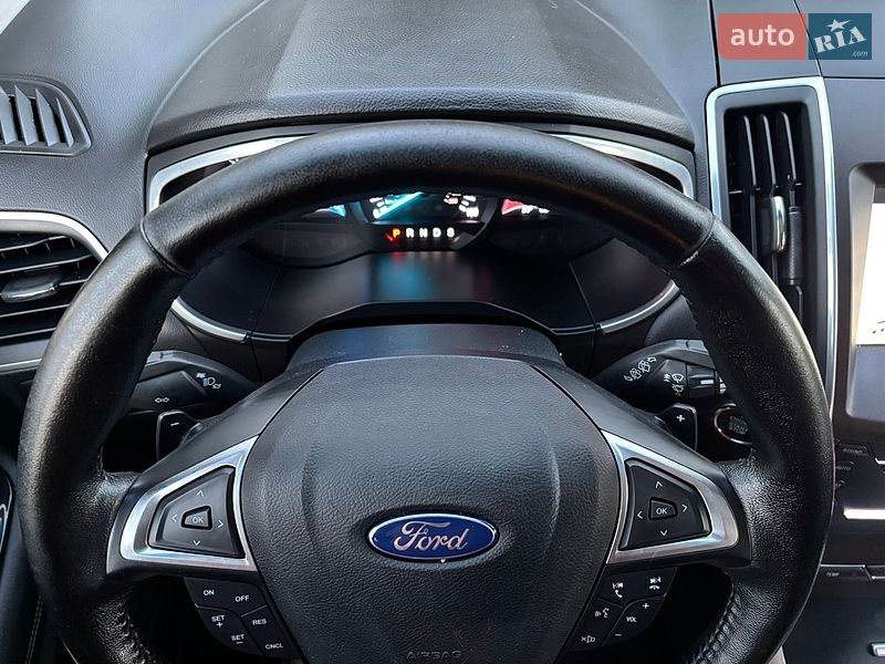 Внедорожник / Кроссовер Ford Edge 2016 в Дубно