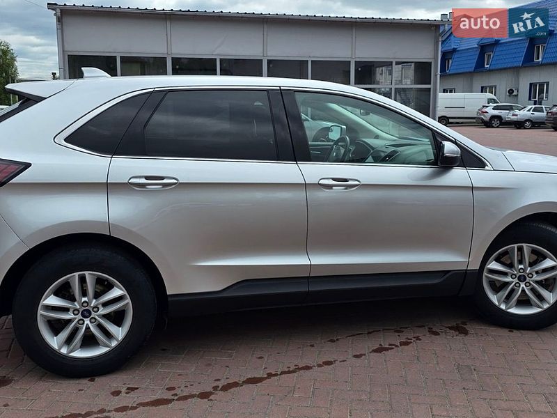Позашляховик / Кросовер Ford Edge 2017 в Рівному