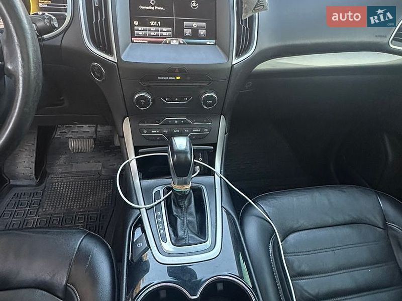 Позашляховик / Кросовер Ford Edge 2015 в Броварах