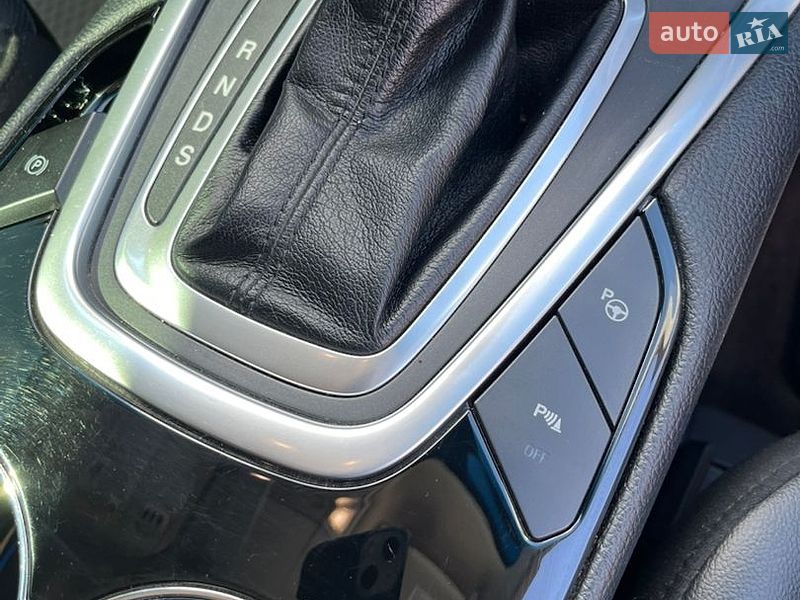 Внедорожник / Кроссовер Ford Edge 2016 в Кривом Роге
