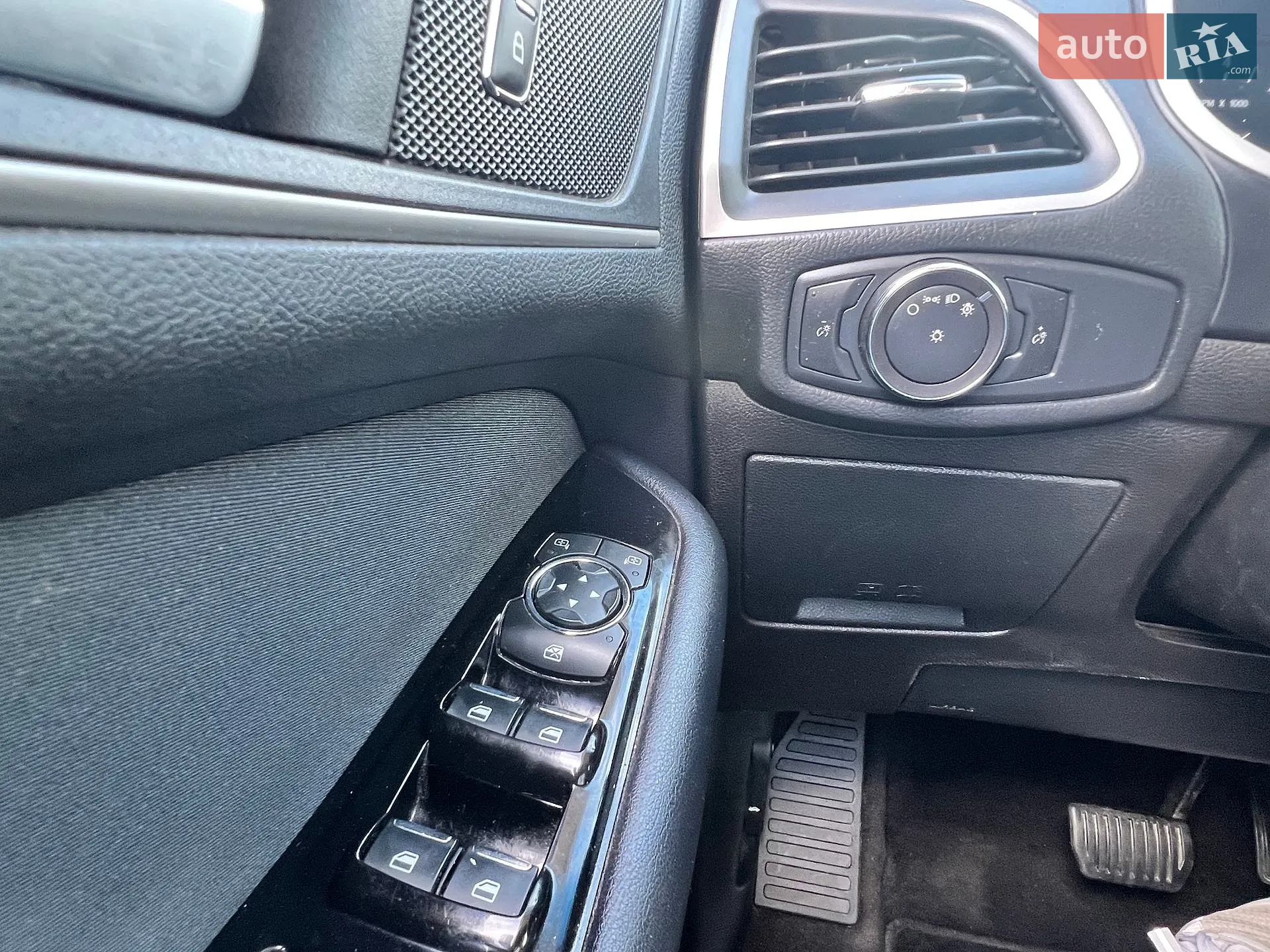 2018 Ford Edge - мініатюра 25