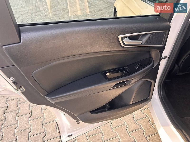 Внедорожник / Кроссовер Ford Edge 2017 в Дубно