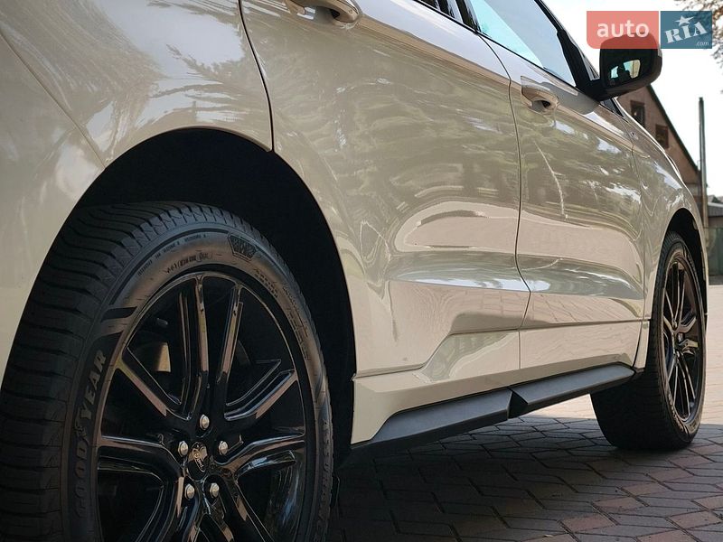 Позашляховик / Кросовер Ford Edge 2022 в Лубнах