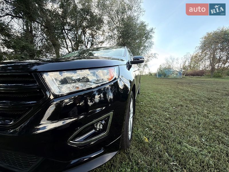 Позашляховик / Кросовер Ford Edge 2016 в Глобиному