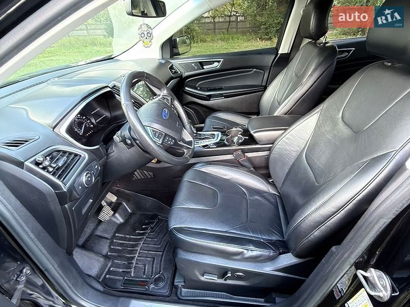 Позашляховик / Кросовер Ford Edge 2016 в Глобиному