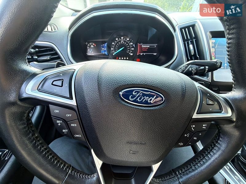 Позашляховик / Кросовер Ford Edge 2016 в Глобиному