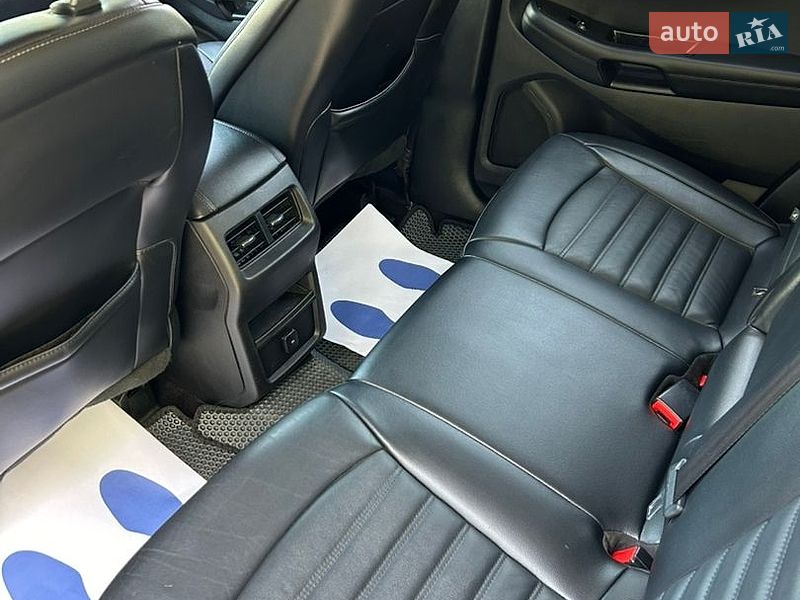 Позашляховик / Кросовер Ford Edge 2016 в Косові