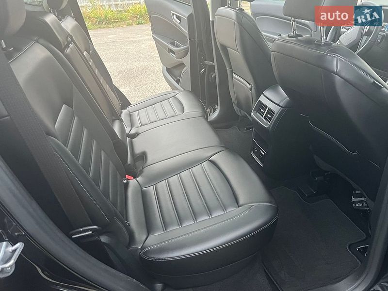 Позашляховик / Кросовер Ford Edge 2022 в Острозі