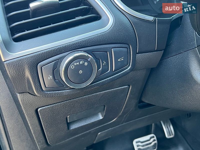 Внедорожник / Кроссовер Ford Edge 2016 в Здолбунове
