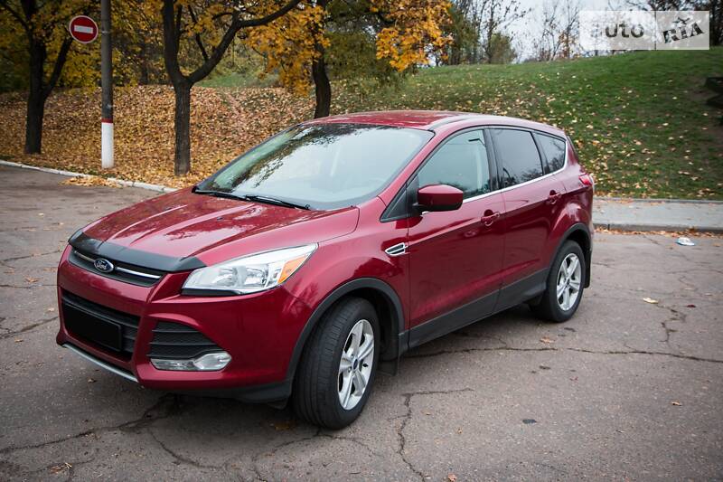 Позашляховик / Кросовер Ford Escape 2014 в 