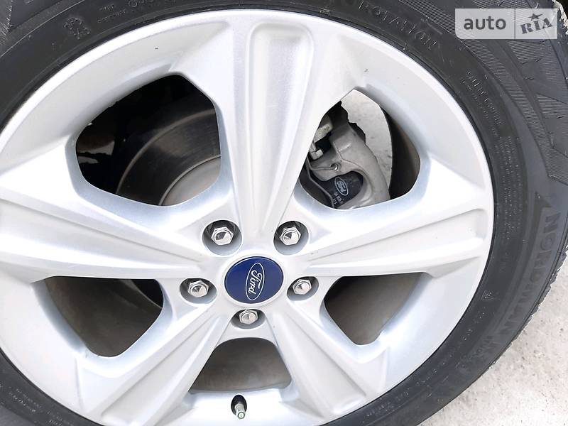 Позашляховик / Кросовер Ford Escape 2015 в Борщеві