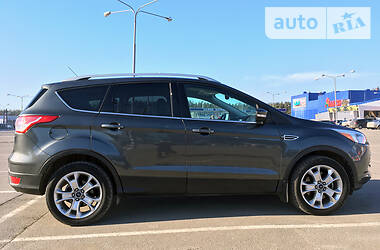 Позашляховик / Кросовер Ford Escape 2016 в 