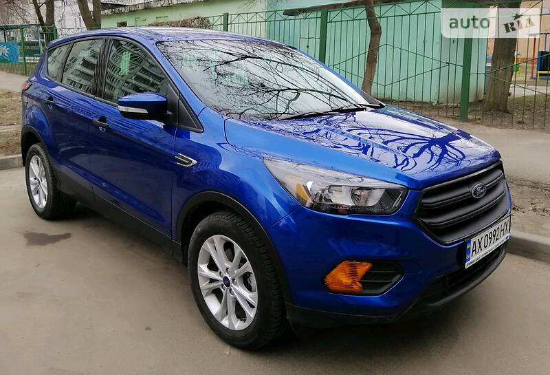 Позашляховик / Кросовер Ford Escape 2018 в 