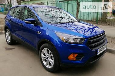 Позашляховик / Кросовер Ford Escape 2018 в 