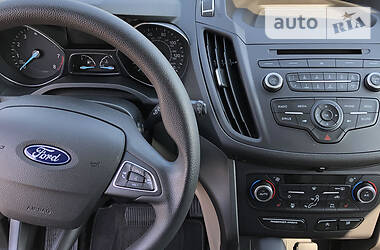 Внедорожник / Кроссовер Ford Escape 2018 в 