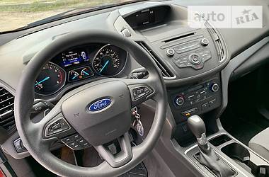 Позашляховик / Кросовер Ford Escape 2016 в 
