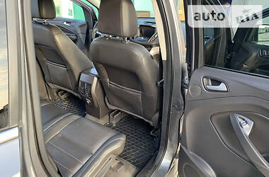 Позашляховик / Кросовер Ford Escape 2012 в 