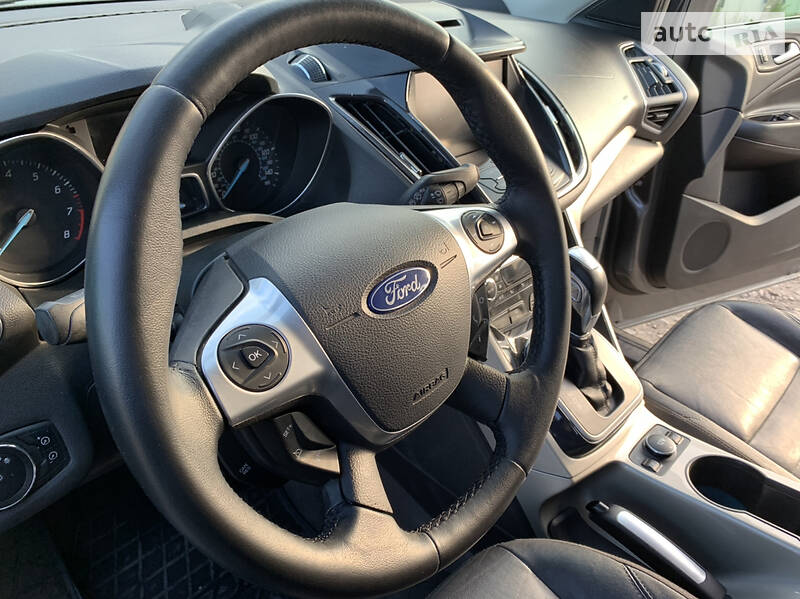 Позашляховик / Кросовер Ford Escape 2012 в 