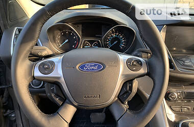Позашляховик / Кросовер Ford Escape 2012 в 