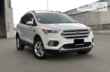 Позашляховик / Кросовер Ford Escape 2018 в 