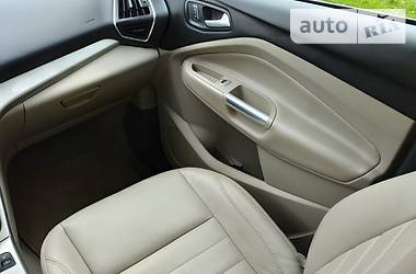 Позашляховик / Кросовер Ford Escape 2013 в 