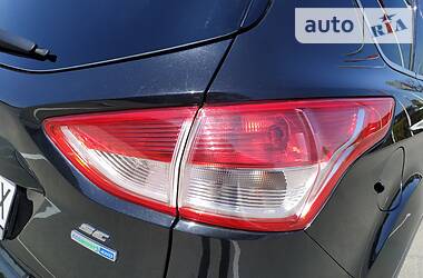 Позашляховик / Кросовер Ford Escape 2013 в 