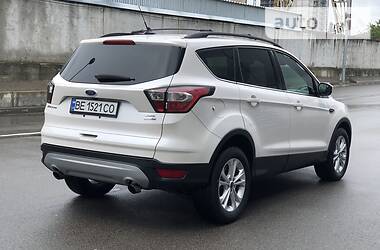 Позашляховик / Кросовер Ford Escape 2018 в 